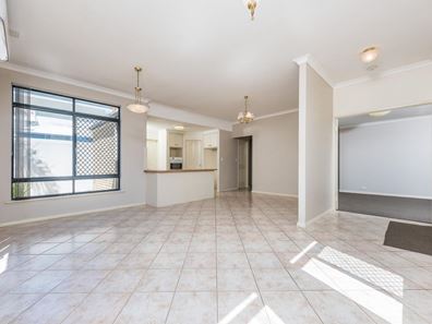 2 Bates Road, Innaloo WA 6018