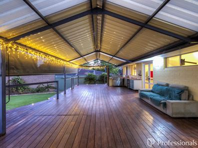 2 Fletcher Road, Lesmurdie WA 6076