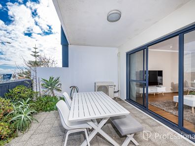 9/50 Commander Drive, Alkimos WA 6038