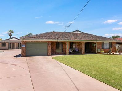 17 Dolphin Road, Safety Bay WA 6169