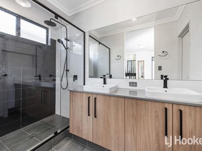 37 Stringybark Loop, Coodanup WA 6210