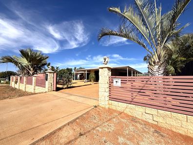 11 Finnerty Street, East Carnarvon WA 6701