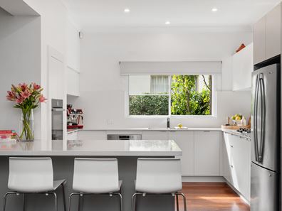 14 Sixth Avenue, Kensington WA 6151