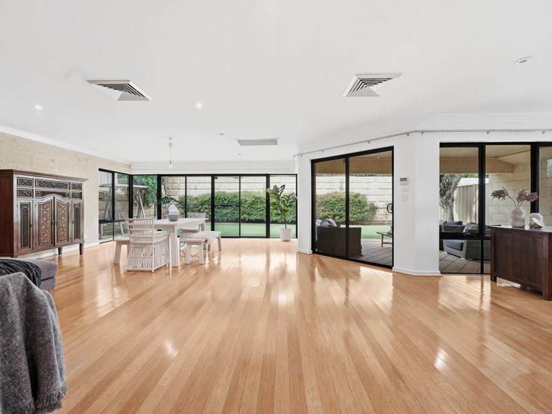 15 Waverton Court, Kallaroo