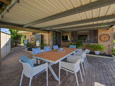 12 oomoo place, South Yunderup WA 6208