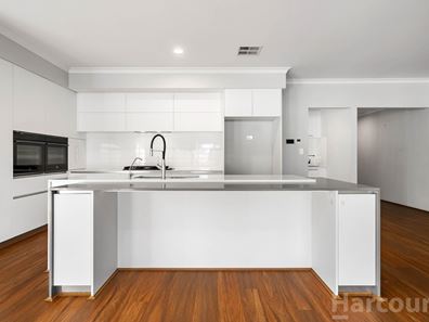 47 Barracoota Loop, Lakelands WA 6180