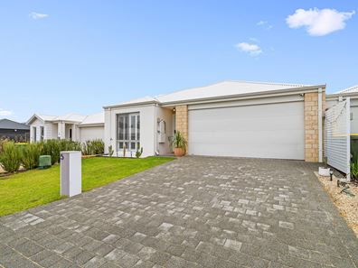 5 Limahuli Way, Lakelands WA 6180