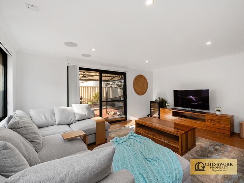 35 Marloo Street, Wattle Grove WA 6107