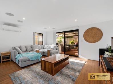 35 Marloo Street, Wattle Grove WA 6107