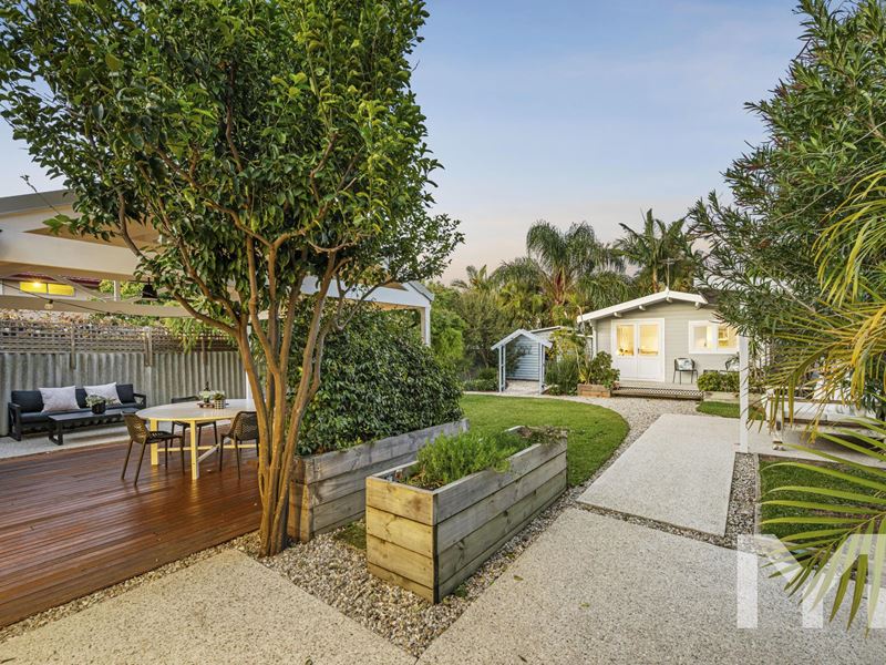 18A Central Avenue, Beaconsfield WA 6162