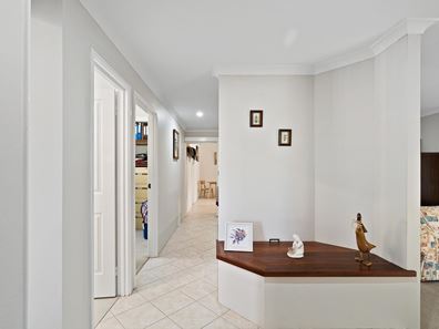 15 Dalewood Gardens, Meadow Springs WA 6210