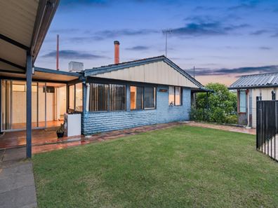 23 Eighth Road, Armadale WA 6112