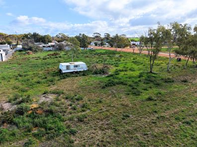 22 Leake Street, Doodlakine WA 6411