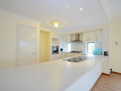 23 Glenview Way, Southern River WA 6110