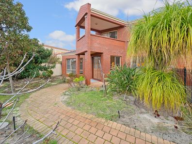 83 Waratah Boulevard, Canning Vale WA 6155