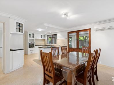 15 Hopson Cl, Booragoon WA 6154