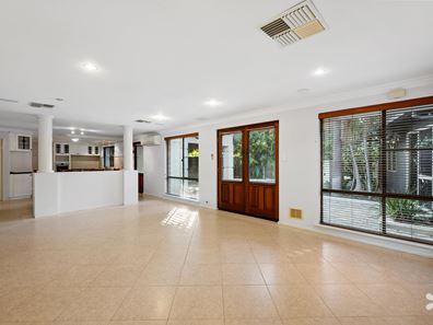 15 Hopson Cl, Booragoon WA 6154