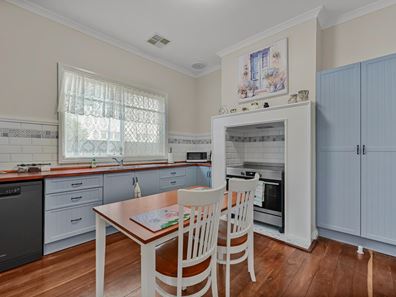21 Burges Street, Beachlands WA 6530