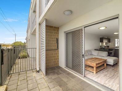 4/53 Gaebler  Road, Hammond Park WA 6164