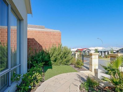 14 Delphi Way, Aveley WA 6069