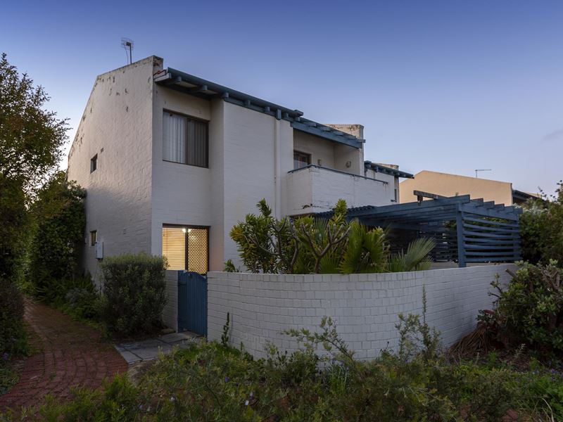 2/2 Manning Terrace, South Perth WA 6151