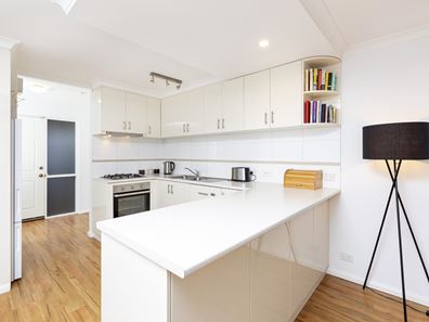 2/2 Manning Terrace, South Perth WA 6151