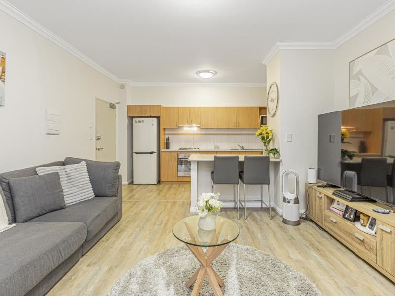 4/101 Grand Boulevard, Joondalup
