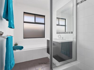 Room/2  307 Wentworth Parade, Success WA 6164