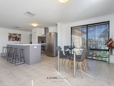 Room/2  307 Wentworth Parade, Success WA 6164
