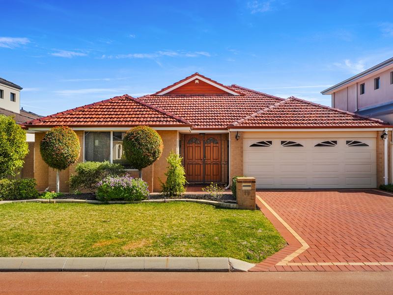 18 Honeymyrtle Turn, Stirling WA 6021
