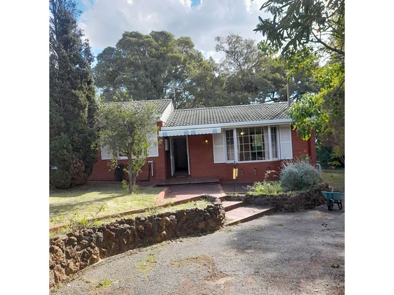 2 Boonooloo Road, Kalamunda WA 6076