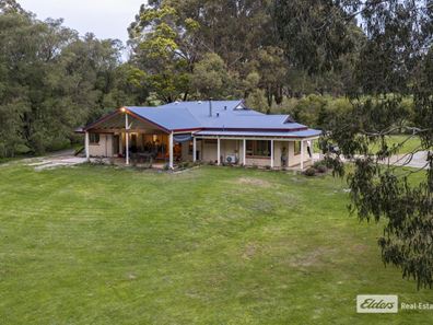 18 Pyungoorup Place, Mckail WA 6330