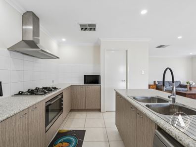 34 Archdale Loop, Piara Waters WA 6112