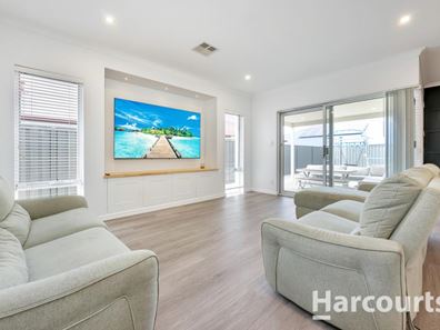 16 Azolla Street, Banksia Grove WA 6031