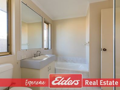 18 Castlerock Avenue, Waikiki WA 6169
