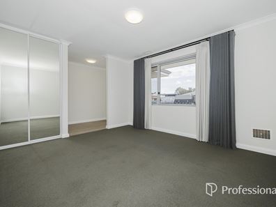 22 Papuana Place, Marangaroo WA 6064