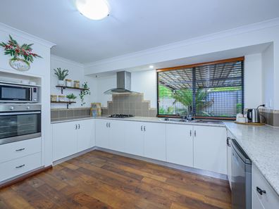 26 Benalla Crescent, Byford WA 6122