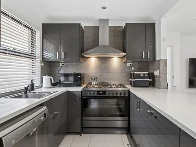 12 Linton Place, Morley WA 6062