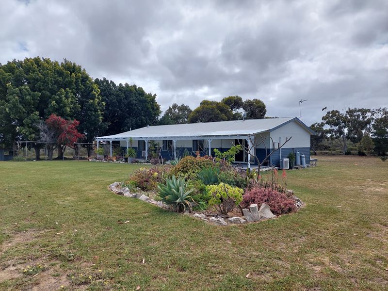 68 Kangaroo  Way, Nilgen WA 6044