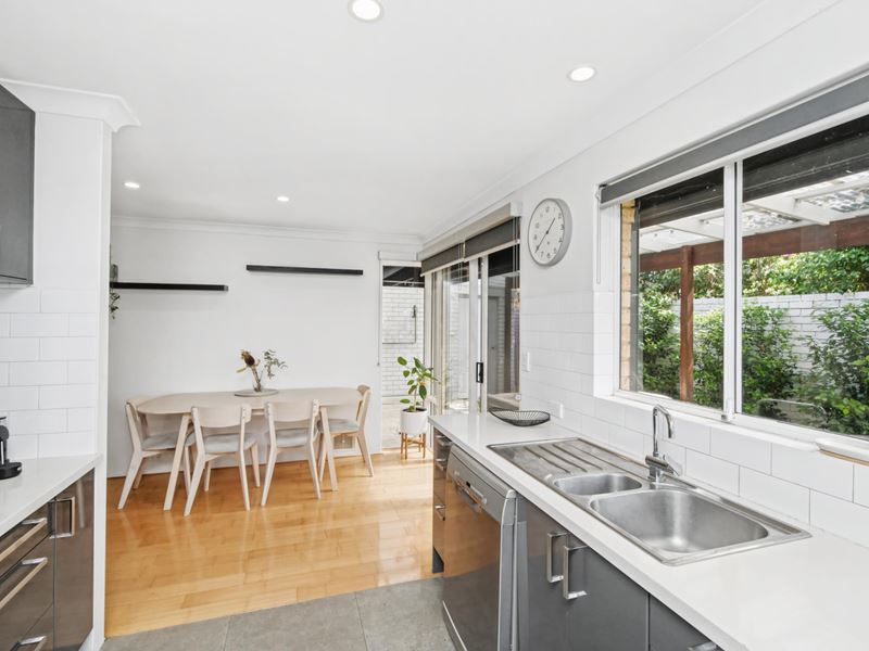 2/28 Little Walcott Street, North Perth