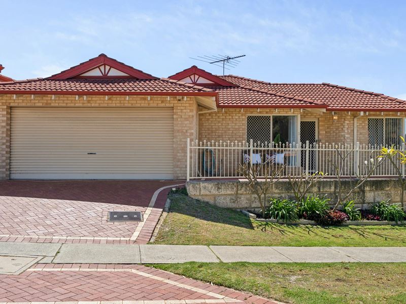 2/2 NEW ENGLAND DRIVE, Hillarys WA 6025