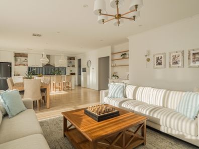 1 Needlewood Loop, Wandi WA 6167
