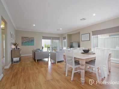 16 Delaronde Drive, Success WA 6164