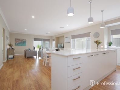 16 Delaronde Drive, Success WA 6164