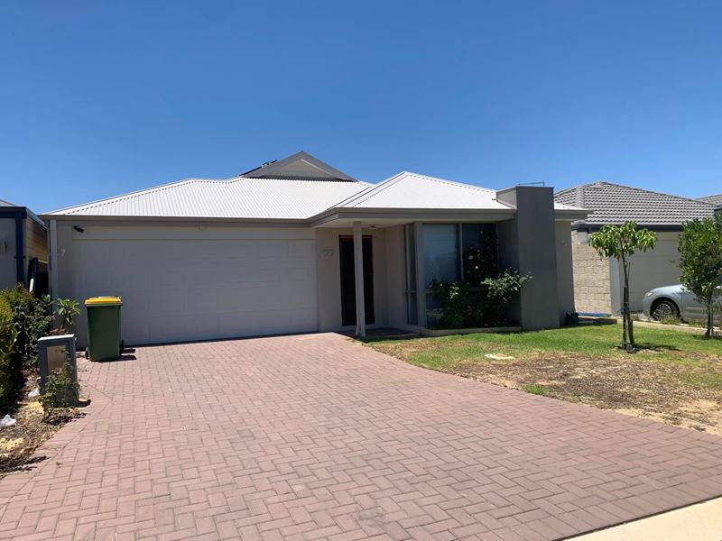27 Lucknow Street, Piara Waters WA 6112