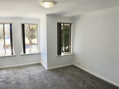 14 Fallon Place, Seville Grove WA 6112