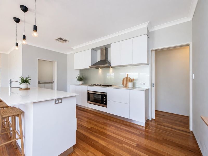 32 Clarkshill Road, Secret Harbour