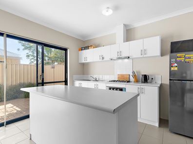 4/9 Harold Street, Gosnells WA 6110