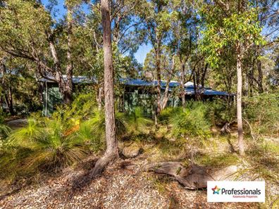 50 Carinyah Road, Pickering Brook WA 6076