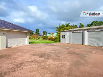 25 Radiata Drive, Mckail WA 6330